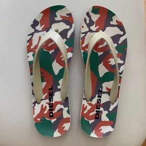 DIESEL men’s cream flip flops camouflage interior